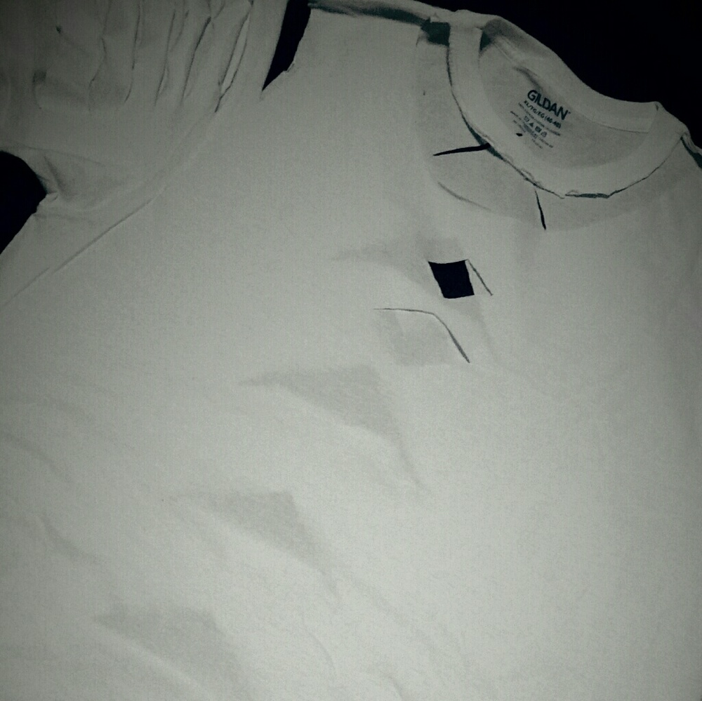 Custom cut tee - Picture 2 of 4